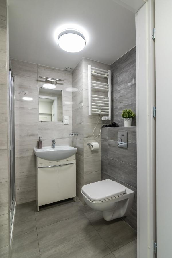 Studia Przy Lotnisku Od Wroclawapartament-Pl Luaran gambar