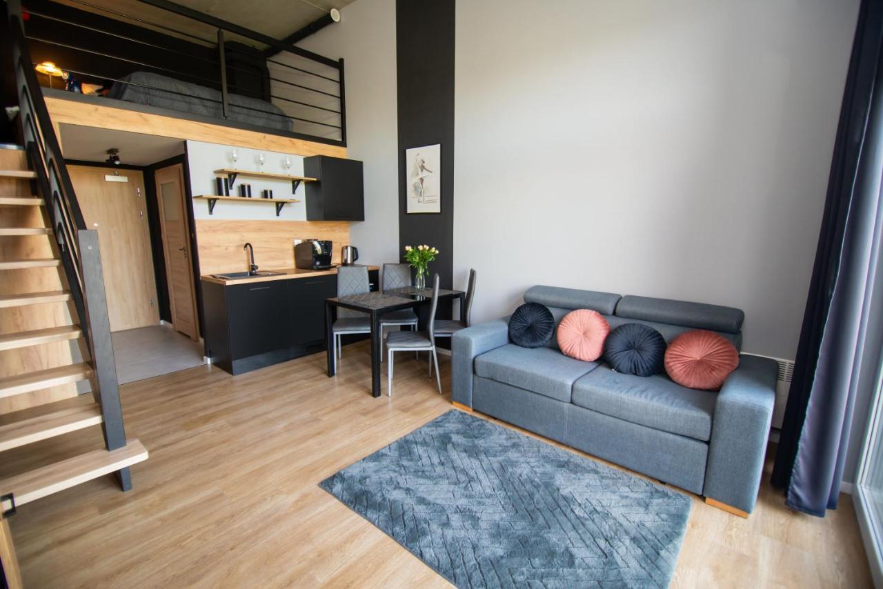 Studia Przy Lotnisku Od Wroclawapartament-Pl Luaran gambar