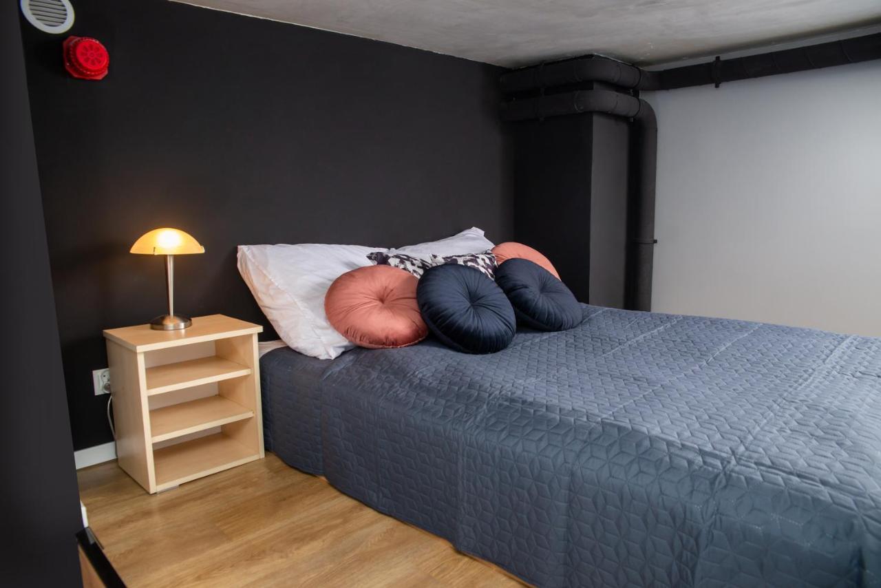 Studia Przy Lotnisku Od Wroclawapartament-Pl Luaran gambar