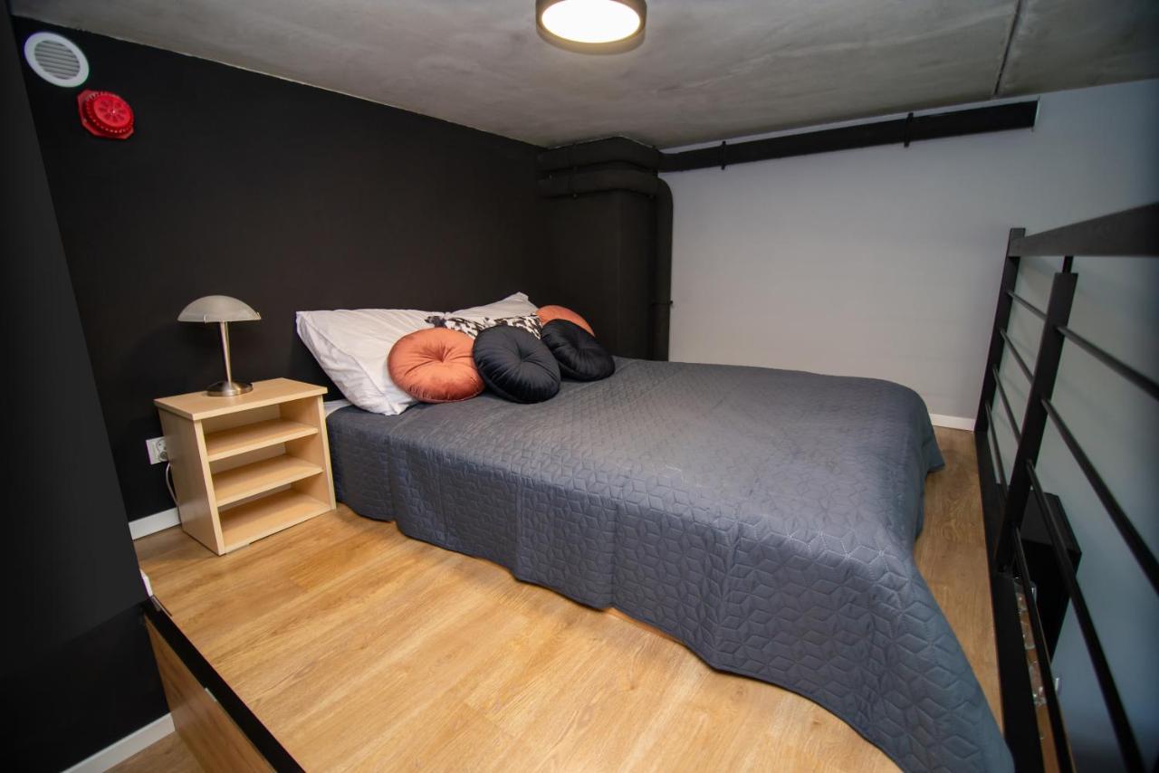 Studia Przy Lotnisku Od Wroclawapartament-Pl Luaran gambar