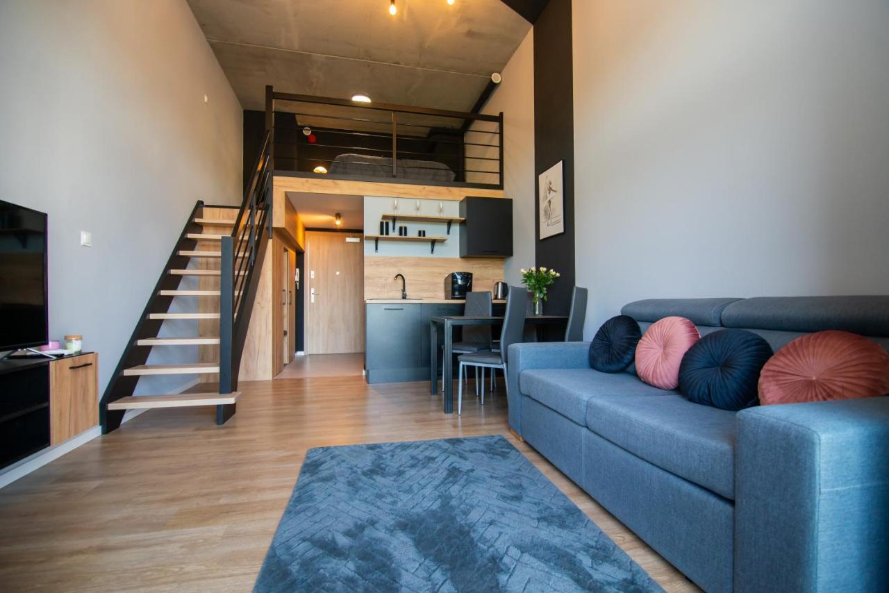 Studia Przy Lotnisku Od Wroclawapartament-Pl Luaran gambar