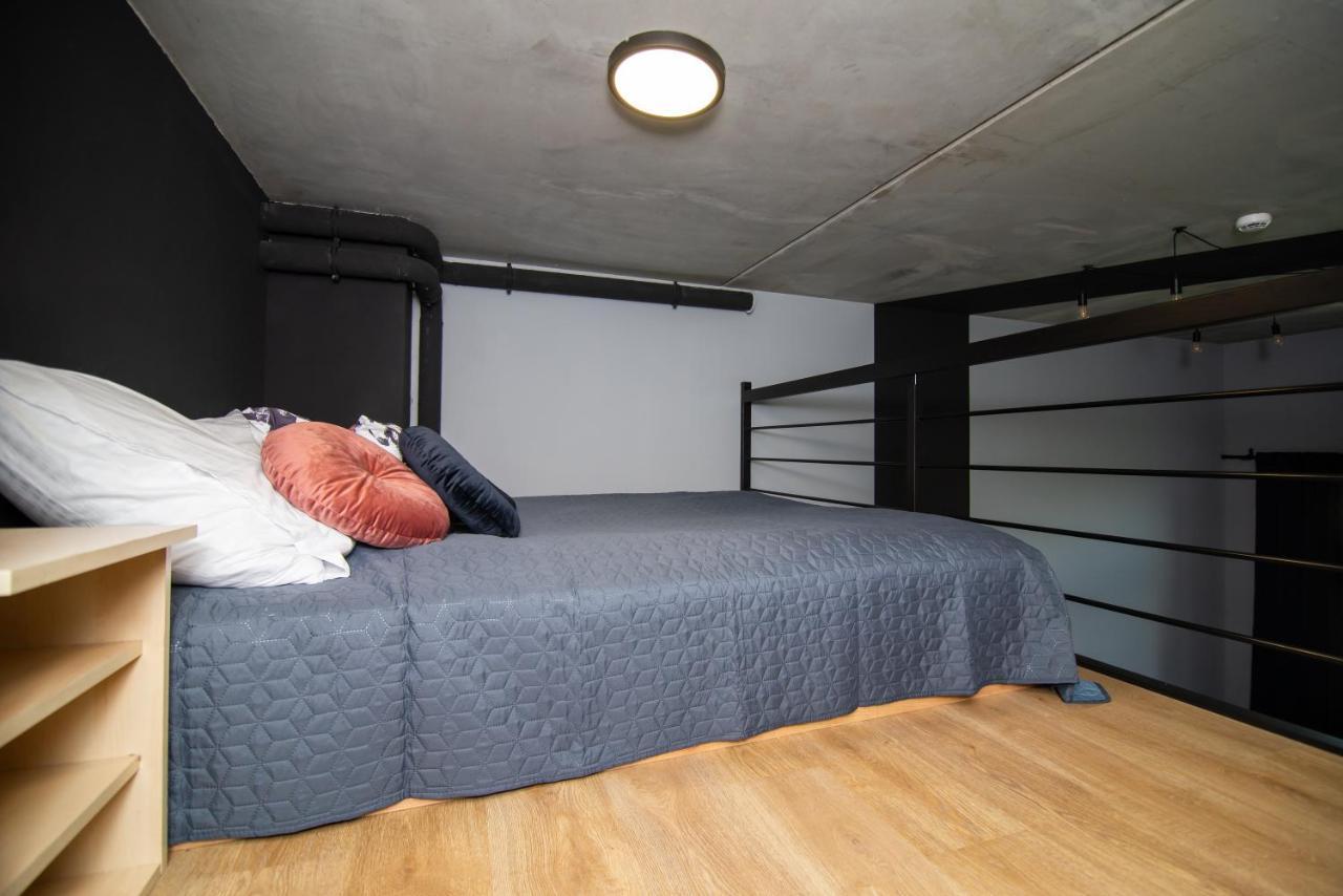 Studia Przy Lotnisku Od Wroclawapartament-Pl Luaran gambar